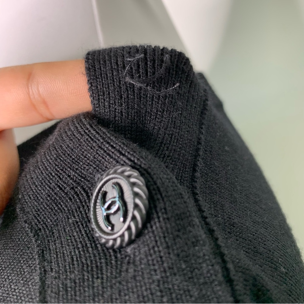 CHANEL Uniform Women's Black Crew Neck Long Sleeve 100% Wool Sweater Size Small - Picture 4 of 13